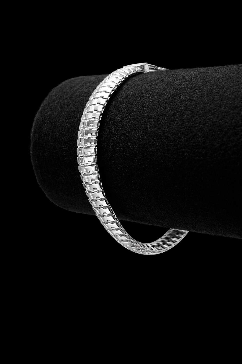 Brazalete "Infinite Mesh" en Plata Esculpida